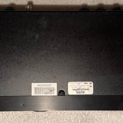 Alesis QuadraVerb 2 Dual Channel Octal Master Effects with Digital I/O image 6