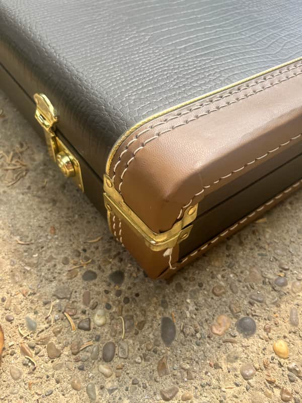 G&G Stratocaster/Telecaster case - Dark Brown Snakeskin, Light Brown accents, Gold Piping, and Hunter Green Interior image 1