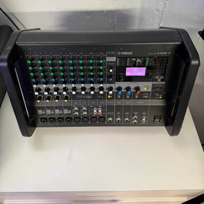 Yamaha EMX7 12 Channel 1400-Watt Powered Analog Mixer 2017 - Present - Black image 7