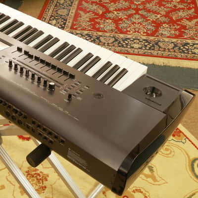 Korg Kronos 73 with Gator case image 8