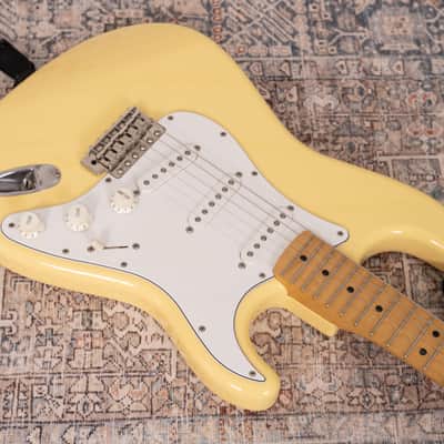Fender CIJ "Yngwie Malmsteen" Stratocaster - Yellow White  2002-2004 image 17