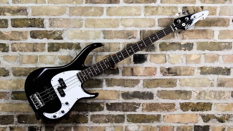 Peavey Milestone 4-String Electric Bass Black image 2