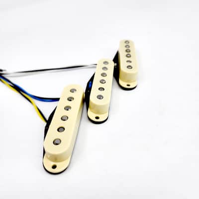 Brio Vintage Style Single Coils Alnico V Set of 3 (Cream/Black or White) image 2