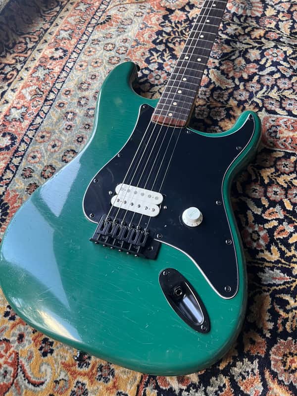 Squier stratocaster classic vibe scalloped image 1
