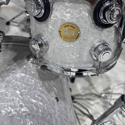 DW  Collector’s Series - White perl image 2
