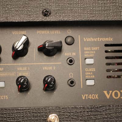 Vox VT40X 40-Watt 1x10 Digital Modeling Guitar Combo Black image 2