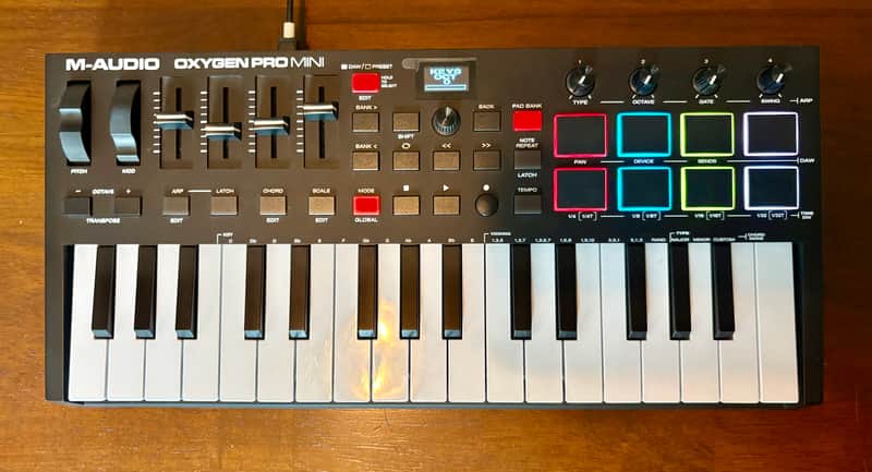 M-Audio Oxygen Pro Mini 32-Key MIDI Keyboard Controller image 1