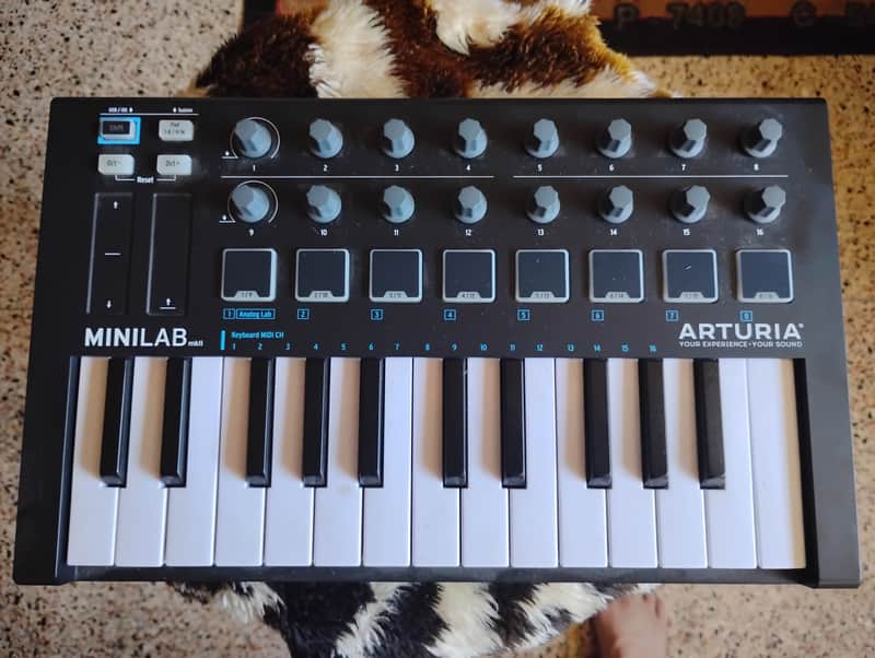 Arturia MiniLab MKIII 25-Key MIDI Controller 2022 - Present - Deep Black image 1
