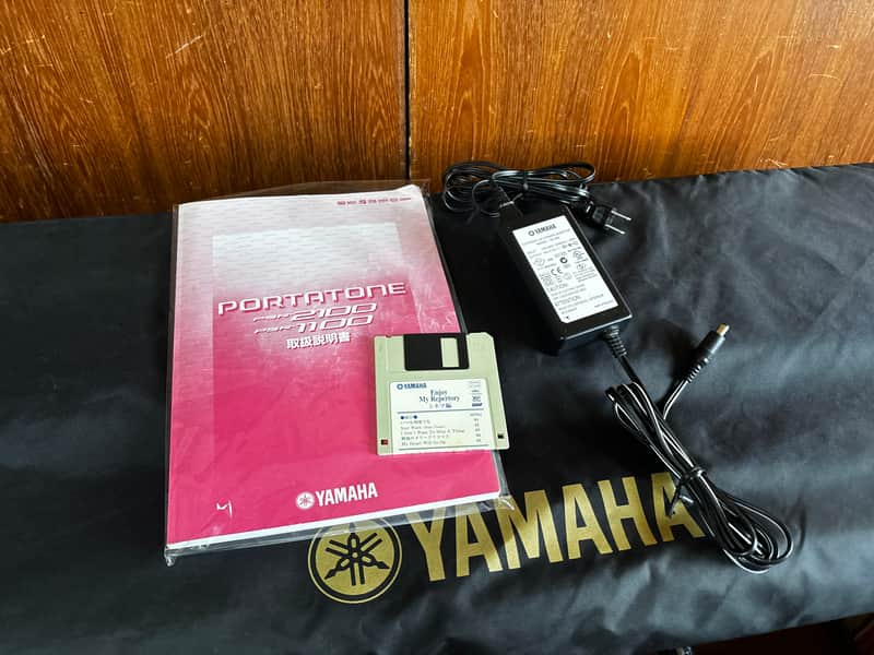 Yamaha PSR-2100 61-key PORTATONE Electric Keyboard w/ bag | Reverb