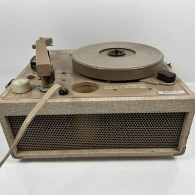 Newcomb Solid State portable suitcase record player EDT-15C Vintage 1970’s image 10