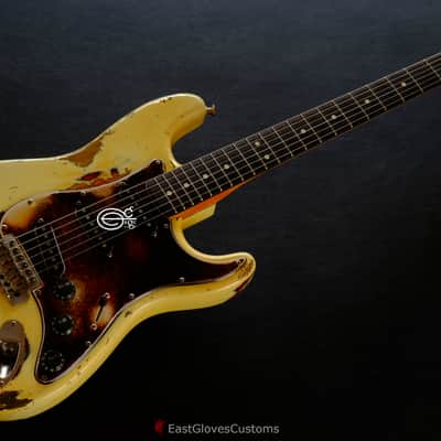 Fender Stratocaster Vintage White FN Series with Gold Leaf Made in USA Aged Relic (Rare) image 10