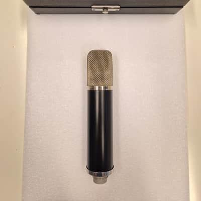 Neumann UM 57 tube condenser mic, perfect shape, full set image 1