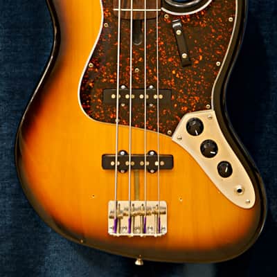 Fender American Vintage ‘62 Jazz Bass 1995 - Sunburst image 1