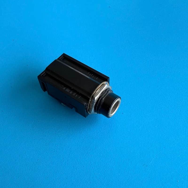 Marshall G15RCD Guitar Amplifier Replacement Part: Stereo TRS 1/4" Jack Socket image 1