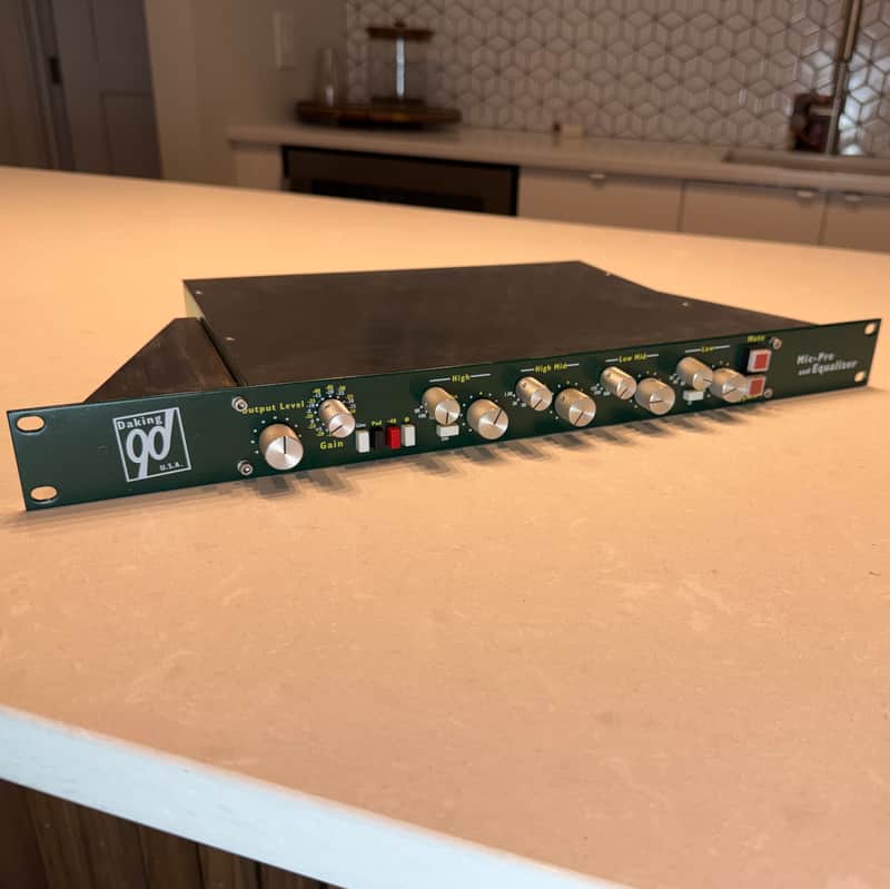 Daking 52270 Mic Pre and EQ 2010s - Green image 1