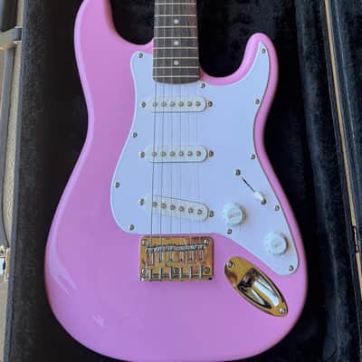Fender Squier Mini Stratocaster - Shell Pink with Hard Case Bild 1