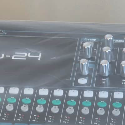 Allen & Heath QU-24 24-Channel Digital Mixer 2014 - Present - Black image 12