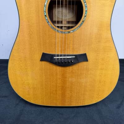 Used Taylor 710-LTD 2002 Natural Limited of 252 Acoustic Guitar with Case image 9