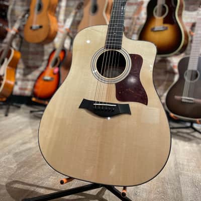 Taylor 210CE Plus Natural image 2