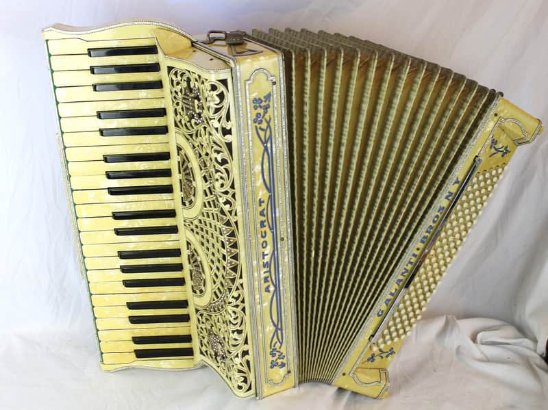8421 - Decorated Buttercream Galanti Aristocrat NY Piano Accordion LMMM 41 120 - FIXER UPPER FOR PARTS OR REPAIR image 1
