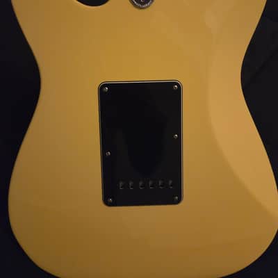 Fender Vintera II '70s Telecaster Deluxe with Tremolo, Maple Fretboard Vintage White- includes free transferable manufacturing warranty through Oct 2026 image 4