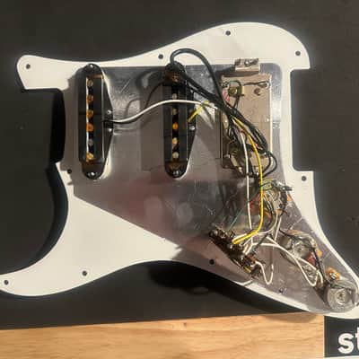 Fender Stratocaster MIM pre wired pickguard image 2