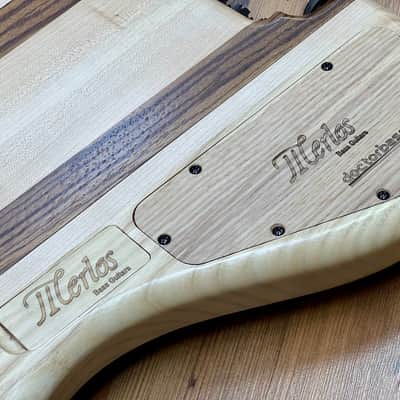 Merlos Trium 5 Headless Fretless image 5