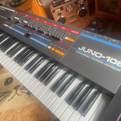 Roland Juno-106 Synthesizer image 15