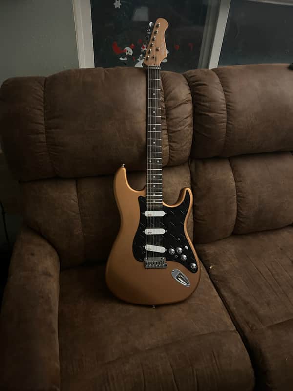 Harley Benton 25th anniversary strat(modded) 2023 - Firemist gold image 1