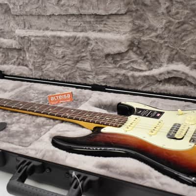 Fender American Ultra Stratocaster HSS 2022 Ultraburst image 20