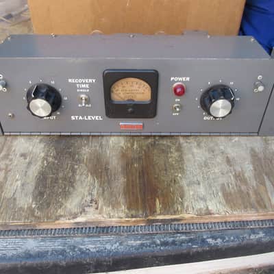 Gates sta-level - grey image 2