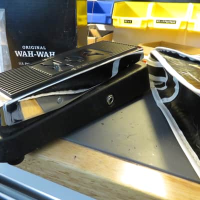 Vox V847 Wah Wah Pedal with 9V Jack 2007 - Present - Black / Chrome image 3