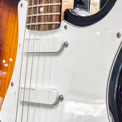 1990 Fender Custom Shop Deluxe Stratocaster image 11