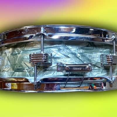 Ludwig 1964 Downbeat 4x14" 8-Lug Piccolo Snare w/ Keystone Badge in Sky Blue Pearl image 2
