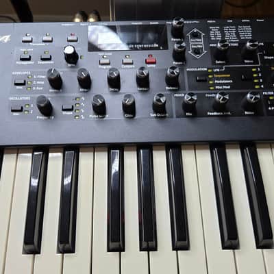 Dave Smith Instruments Mopho x4 44-Key 4-Voice Polyphonic Synthesizer 2013 - 2018 - Black with Wood Sides image 2