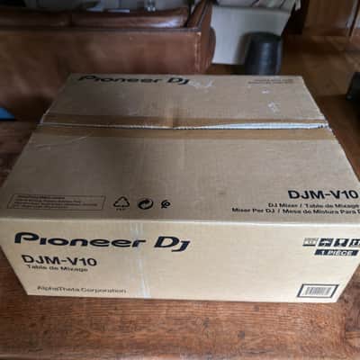 Pioneer DJM-V10 - Excellent condition, boxed image 10