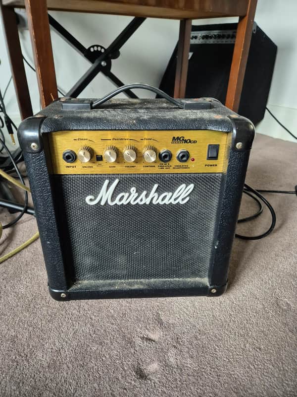 Marshall MG MG10CD 2-Channel 10-Watt 1x6.5" Solid State Guitar Combo