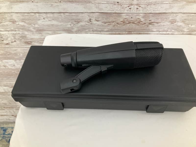 Used Sennheiser MD 421 II Cardioid Dynamic Microphone image 1