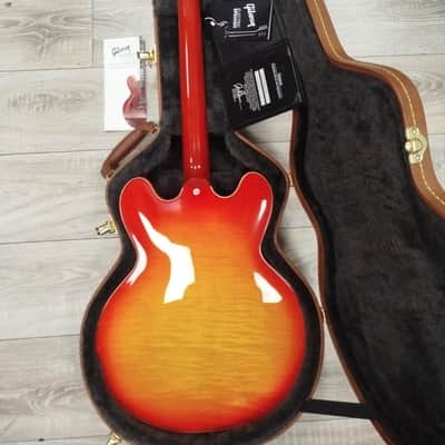 Gibson Memphis ES-335 Figured Heritage Cherry Sunburst 2018 - COA, OHSC, 3.26 kg imagen 3