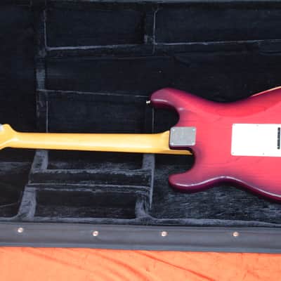 Blade Levinson RH Strat-style guitar*sounds/plays/looks really great! Top quality made in Japan ca.1992/93*has handmade passive Leosounds PU's*fine trem with roller bridges*frets are 100%*1799€ imagen 7