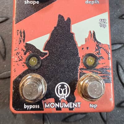 Walrus Audio Monument Harmonic Tap Tremolo V2 2018 - Present - Coral / Black image 2