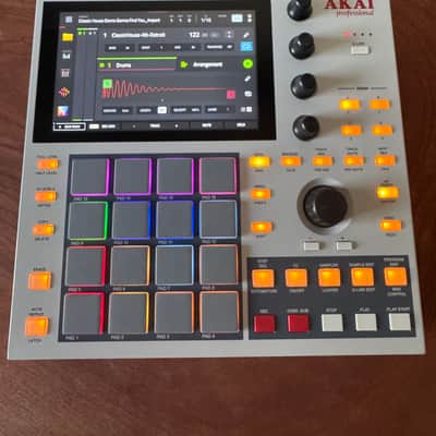 Akai MPC One Standalone MIDI Sequencer Retro Edition 2021 - Present - Grey image 8