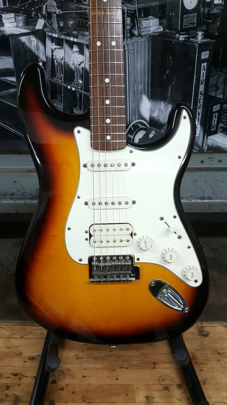 Fender Mexican Standard Stratocaster 