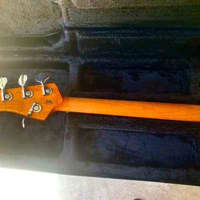 Ernie Ball Music Man StingRay Special 4 H with Rosewood Fretboard - 2018 -  Buttercream image 9