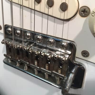 Fender 67 Reissue Stratocaster STB-67 1995 White - Rare model image 3