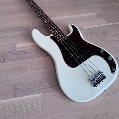 Fender Standard Precision Bass 19 September 2011 - Maple neck and fingerboard image 5
