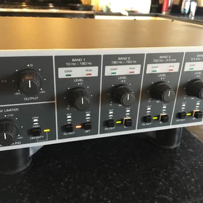 Behringer Combinator MDX-8000 Multiband Compressor/ Limiter - Rare