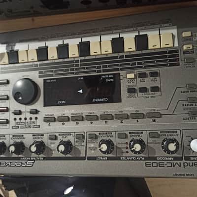 Roland MC-303 Groovebox 1990 - 1998 - Silver image 2