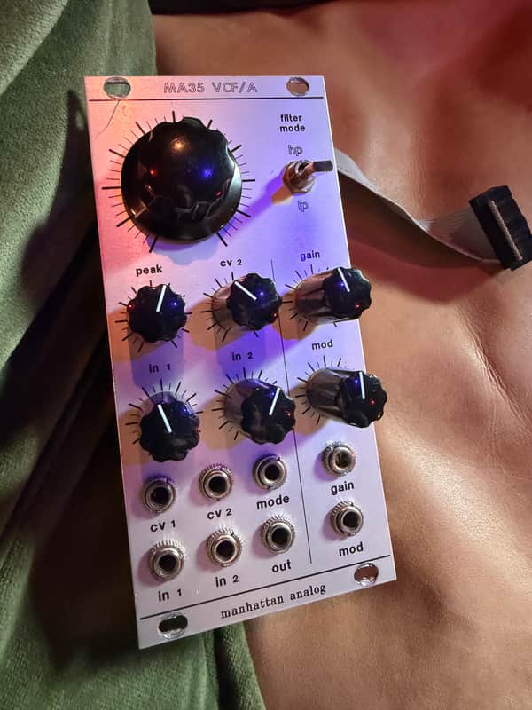 Manhattan Analog MA35