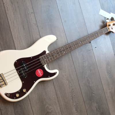 SQUIER "Classic Vibe '60s Precision Bass Olympic White" 4, 04 KG image 1